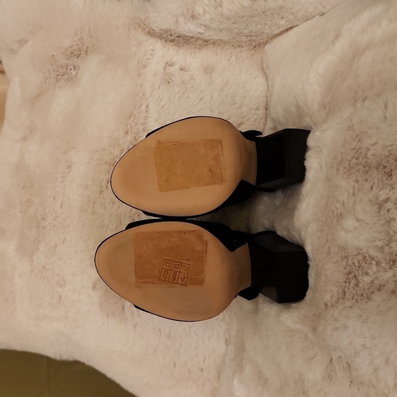 NWB Paige Black Suede Peep Toe Heeled Shoes-Size 6​​​​​​​​ - Picture 6 of 7